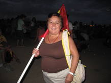 Carmen es una de las peregrinas que, a pesar de tener su pase, ha tenido que quedarse fuera del recinto. Carmen es una de las peregrinas que, a pesar de tener su pase, ha tenido que quedarse fuera del recinto.