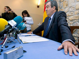 Ver v&iacute;deo  'Cascos arremete contra G&eacute;nova y se muestra disponible a encabezar una alternativa al PP'
