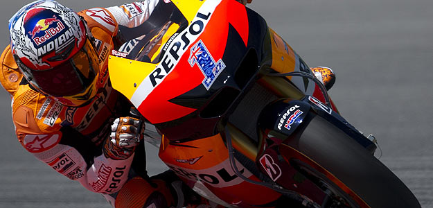 Casey Stoner marca el mejor tiempo en los test de Sepang.