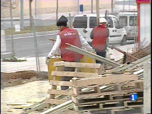 Ver v&iacute;deo  'Casi el 14% de la poblaci&oacute;n activa de Espa&ntilde;a est&aacute; en paro'