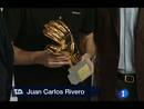 Ir al Video&nbsp;Casillas y Forl&aacute;n recogen su Guante y Bal&oacute;n de Oro