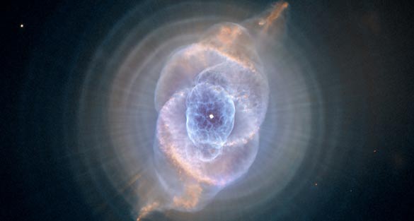 La nebulosa del ojo de gato, cazada por el Hubble en 2005