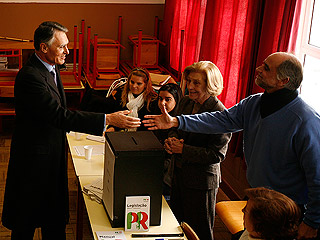 Ver v&iacute;deo  'Cavaco gana las elecciones de Portugal'