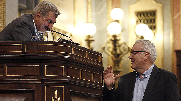 Cayo Lara pide la dimisión de Rajoy