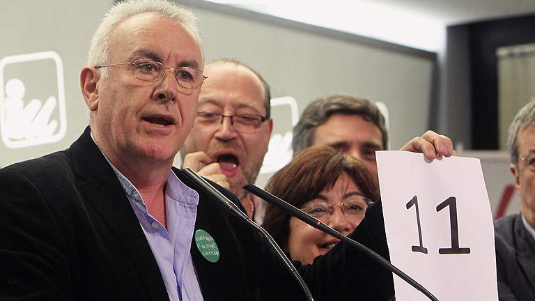 Cayo Lara siente una "gran alegr&iacute;a en la casa del pobre" con los 11 diputados de IU