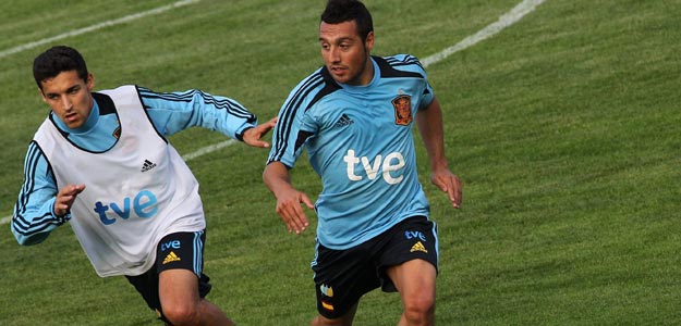 Cazorla y Navas, en un entrenamiento de la selecci&oacute;n