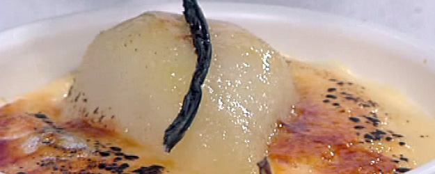 Cazuelitas de crema catalana con peras en alm&iacute;bar (03/10/2011)