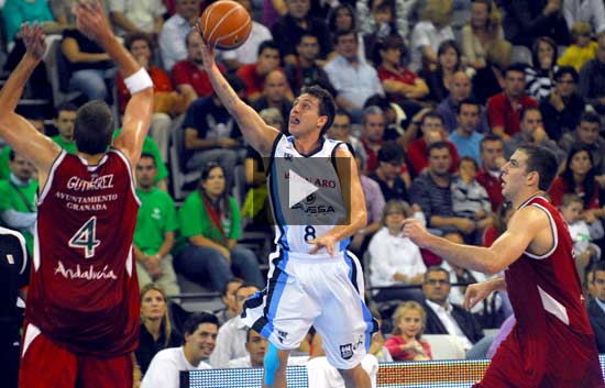 CB Granada 83 - Bruesa San Sebasti&aacute;n 79