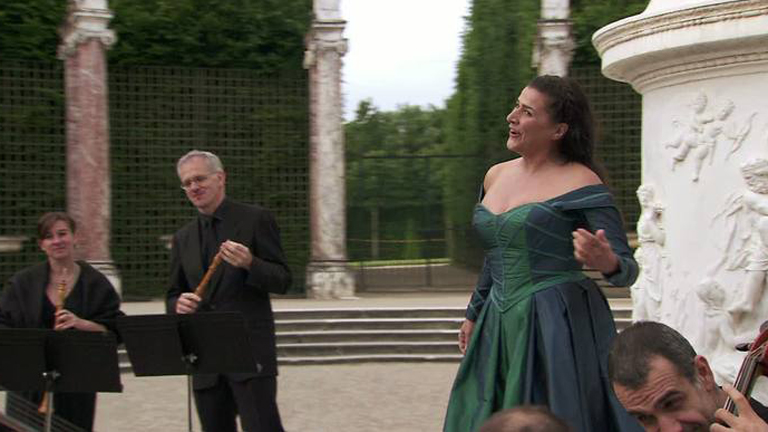 Cecilia Bartoli grabó el DVD 'Missión' en Versalles durante el verano de 2012 junto a I Barocchisti y el contratenor Philippe Jaroussky y cont ó con el apoyo del canal franco-alemán Arte