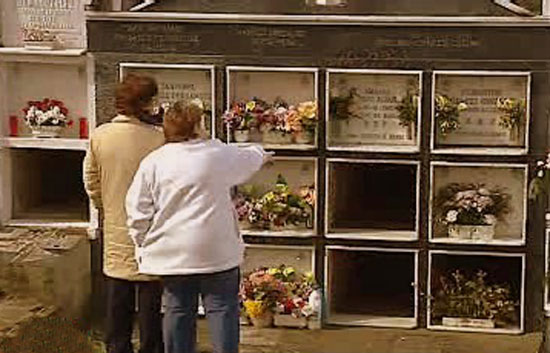 Espa&ntilde;a Directo - El cementerio se cae