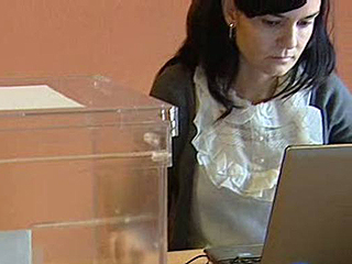 Ver v&iacute;deo  'Un centenar de colegios electorales ser&aacute;n administrados electr&oacute;nicamente'