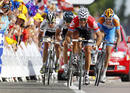 El noruego Thor Hushovd tambi&eacute;n ha ganado una etapa al esprint, la de la pol&eacute;mica etapa del pav&eacute;s entre Wanze y Arenberg.