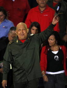 CHAVEZ ABANDONA "INMEJORABLE" HOSPITAL VESTIDO DE MILITAR Y EN CARAVANA CHAVEZ ABANDONA "INMEJORABLE" HOSPITAL VESTIDO DE MILITAR Y EN CARAVANA