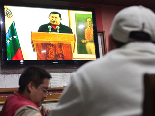 Ver v&iacute;deo  'Ch&aacute;vez admite que tiene c&aacute;ncer'