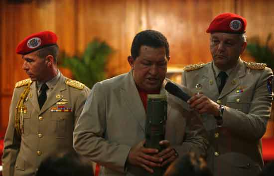 Ch�vez se opone a la utilizaci�n de bases militares colombianas