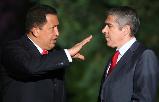 Ch&aacute;vez desmiente que quiera poner bases rusas en Venezuela