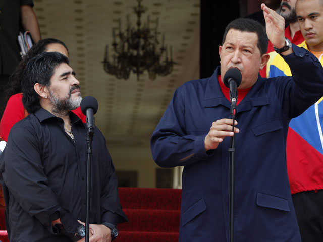 Hugo Ch&aacute;vez anuncia que rompe relaciones con Colombia