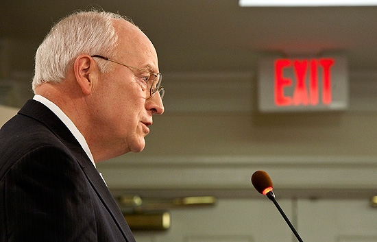 Cheney orden&oacute; ocultar un programa antiterrorista