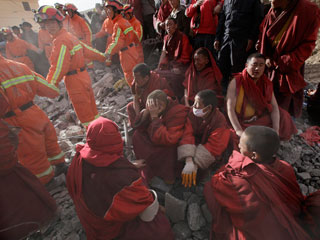 Ver vídeo  'En China siguen buscando supervivientes del terremoto'