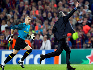 Ver v&iacute;deo  'Choque pasional en el Camp Nou'
