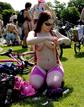 REINO UNIDO - CICLISTAS DESNUDOS FRENTE AL TR&Aacute;FICO