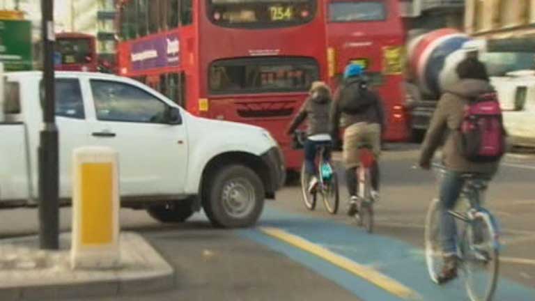 Los ciclistas de Londres reclaman nuevas medidas de seguridad