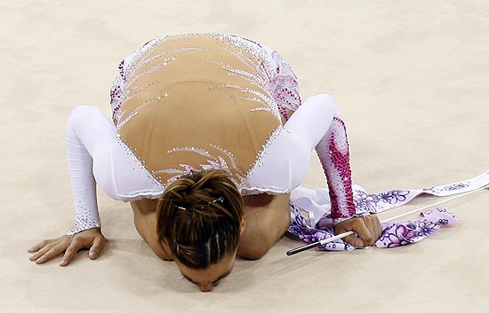 Almudena Cid, a la final besando el suelo