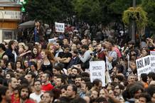 Centenares de jóvenes han reclamado un cambio en la política y en la sociedad Centenares de jóvenes han reclamado un cambio en la política y en la sociedad