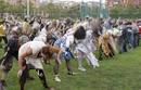 Cientos de zombis baten un Guiness bailando Thriller en Barcelona