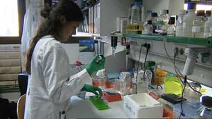 Ver v&iacute;deo  'Cinco de cada diez espa&ntilde;oles considera que la &eacute;tica no es un obst&aacute;culo para la ciencia'