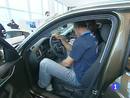 Ir al Video&nbsp;Cinco gigantes en el mismo coche