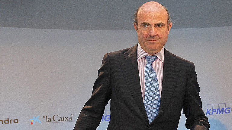 De Guindos se re&uacute;ne con la plana mayor de los empresarios catalanes