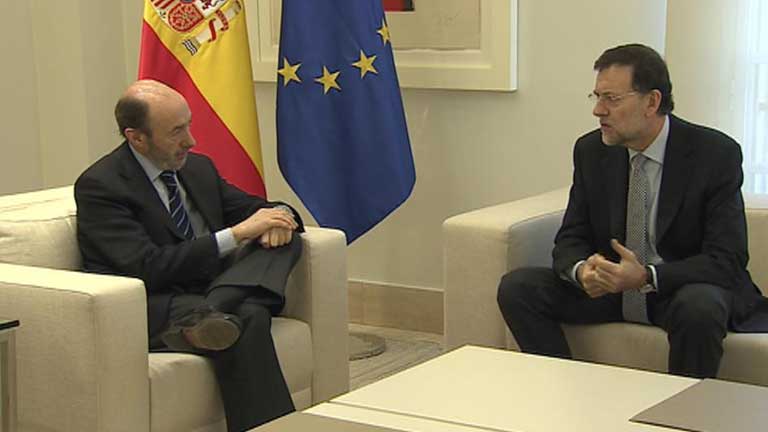 La conversaci&oacute;n telef&oacute;nica entre Rajoy y Rubalcaba deja una cita para este viernes en Moncloa