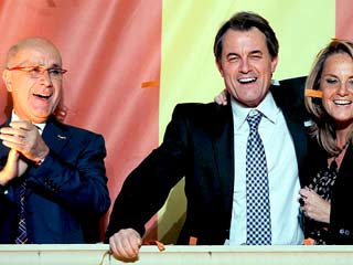 Ver v&iacute;deo  'CiU logra una rotunda victoria, el PSC y ERC se hunden'