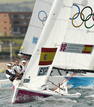 Las espa&ntilde;olas Tamara Echegoyen, Angela Pumariega y Sof&iacute;a Toro se han proclamado campeonas ol&iacute;mpicas en la categor&iacute;a Elliot 6m tras derrotar a Australia en la &uacute;ltima regata (3-2).