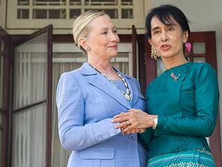 Ver v&iacute;deo  'Clinton y Suu Kyi colaborar&aacute;n con el Gobierno birmano para impulsar reformas'