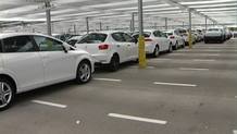 Coches nuevos preparados para la exportaci&oacute;n al mercado asi&aacute;tico
