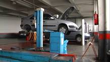 Coches olvidados en el taller