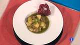 Ir al Video&nbsp;Cocina con Sergio - Patatas estofadas en salsa verde