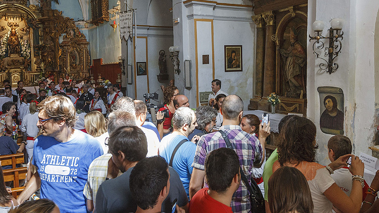 Cola para fotografiarse con el Ecce Homo 'restaurado'