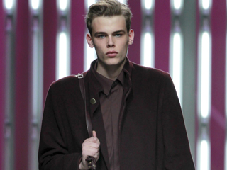Ver v&iacute;deo  ''Colmillo de morsa' en Cibeles Fashion Week'