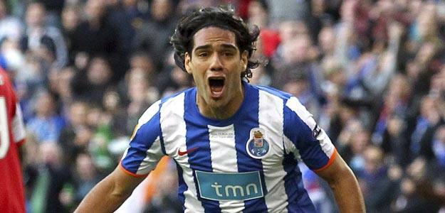 El colombiano Falcao celebrando uno de los goles que marc&oacute; con el Oporto.