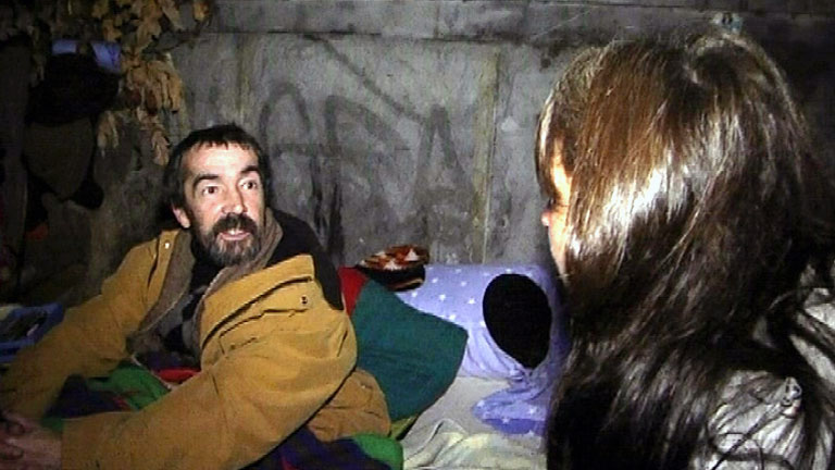 RTVE A la carta - Video: Comando Actualidad - Aqu� s� que hace fr�o - Dormir en la calle