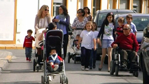 Ver v&iacute;deo  'Comando Actualidad - Todo por un hijo - El pueblo de las familias numerosas'