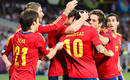 Los compa&ntilde;eros felicitan a Cesc por su pase a Silva