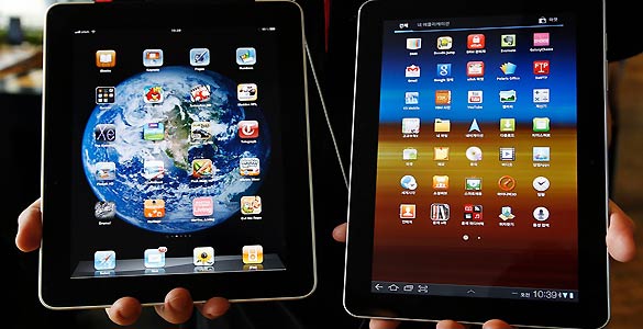 Comparaci&oacute;n entre el Galaxy Tab 10.1 de Samsung (D) y el iPad de Apple (I)