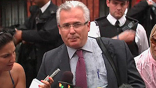 Ver v&iacute;deo  'Comparecencia &iacute;ntegra de Garz&oacute;n sobre Assange en la embajada de Ecuador en Londres'