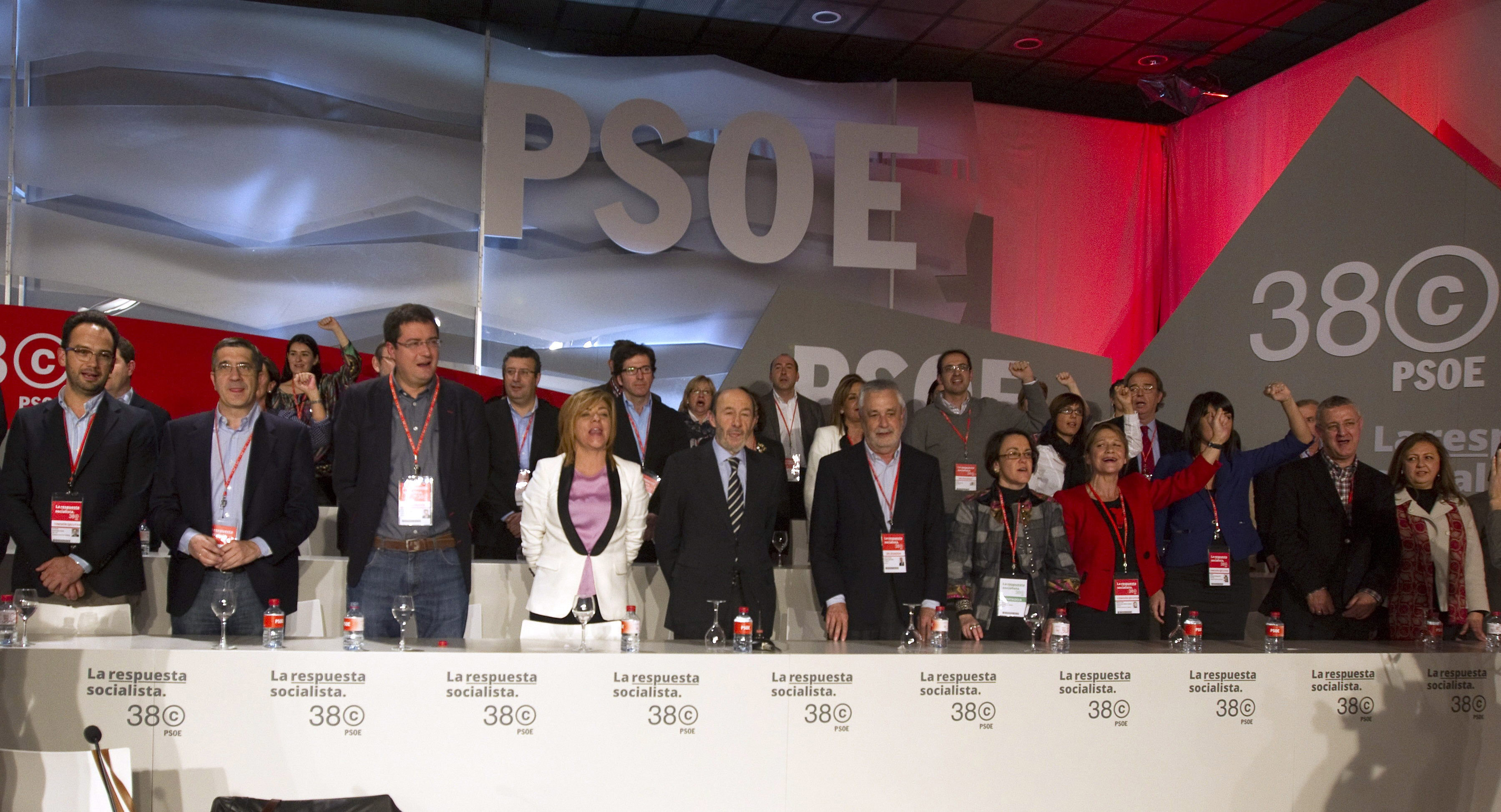 Larga noche para la ejecutiva del PSOE