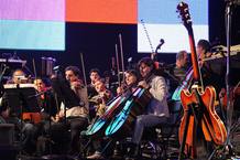 Los componentes de la Orquesta Sinf&oacute;nica Brasile&ntilde;a duranteel ensayo de este jueves