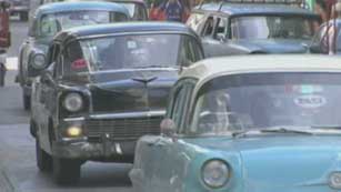 Ver vídeo  'Comprar un coche en Cuba resulta una tarea casi imposible'
